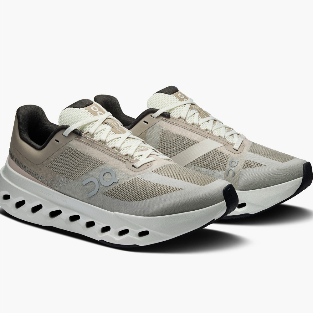 On Running Women’s Cloudsurfer brand new with tags never worn